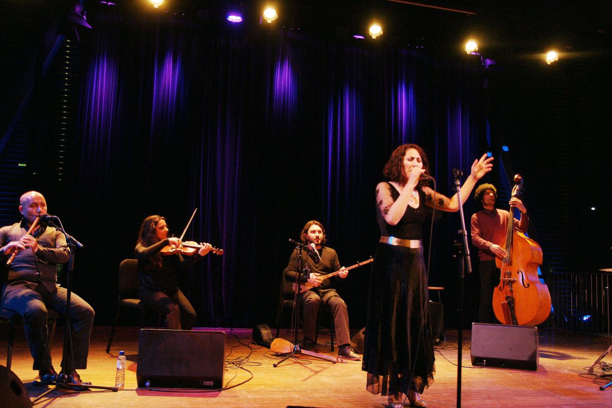 Aynur Dogan en band